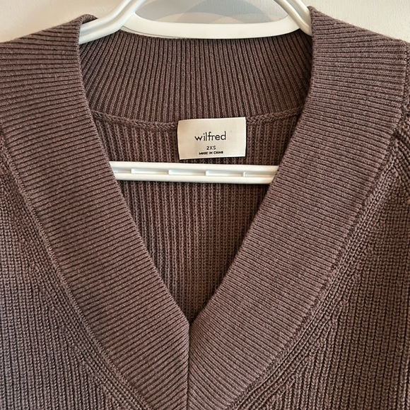 Aritzia Wilfred sweater - Picture 2 of 4